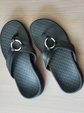 Vionic Aloe Tide Leather Sandals